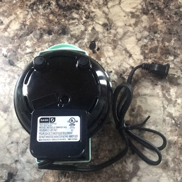 NWOT Dash Mini Waffle Maker - Aqua - Picture 3 of 4